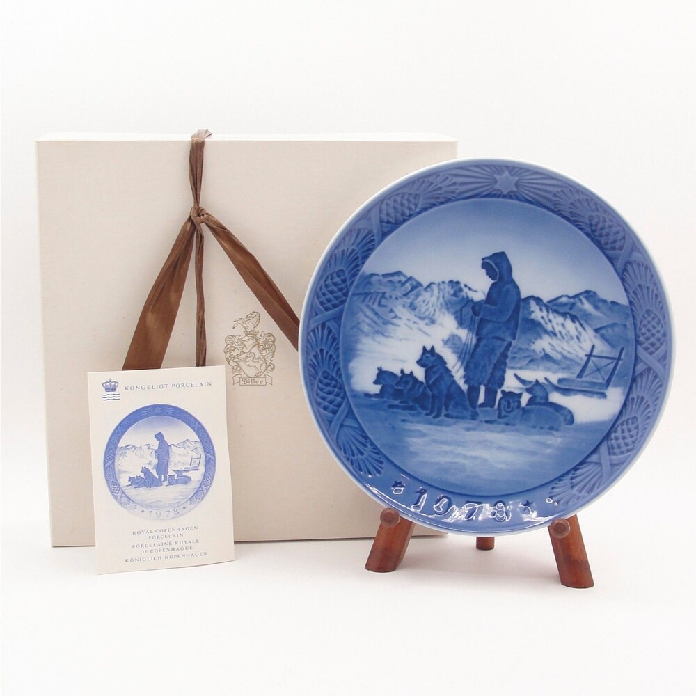 Royal Copenhagen 1978 Christmas Plate Greenland Scenery /Rast Pa Slæderejsen